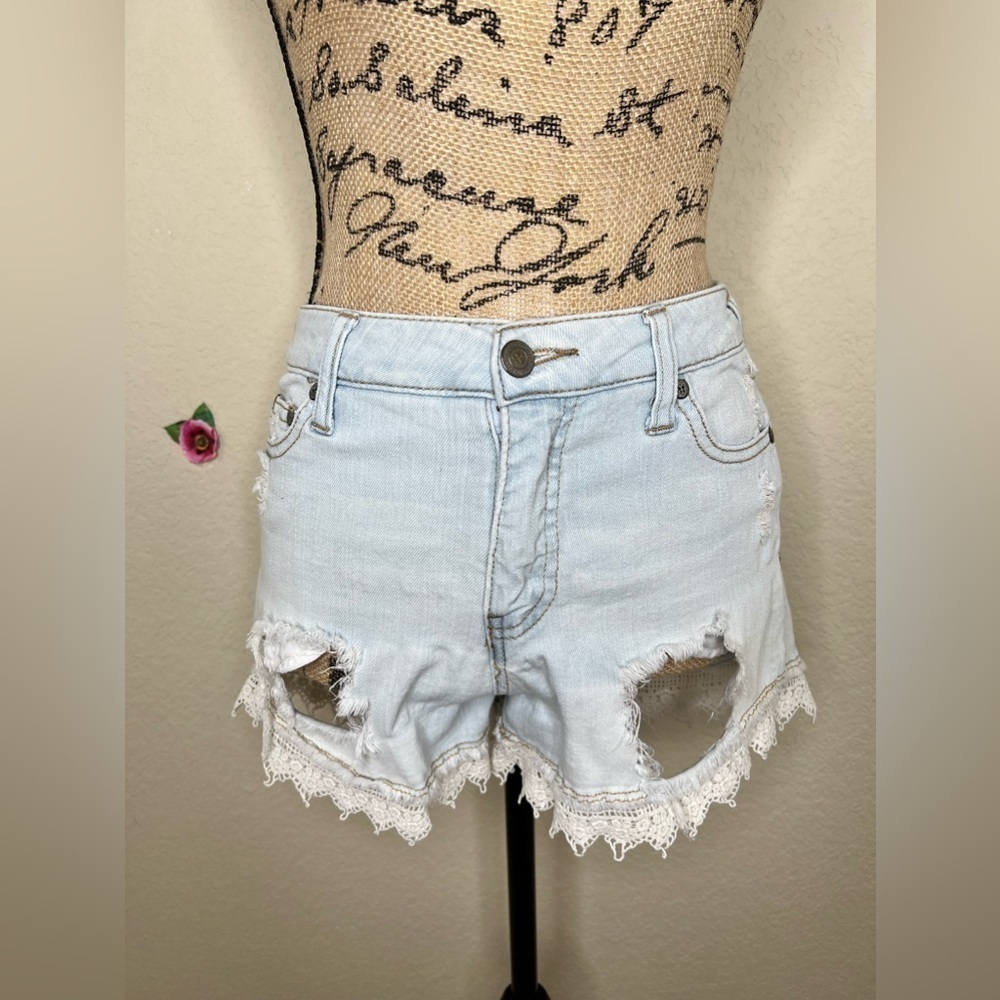 Altar’d State Crochet Lace Destroyed Denim Shorts White Wash Size 26/3